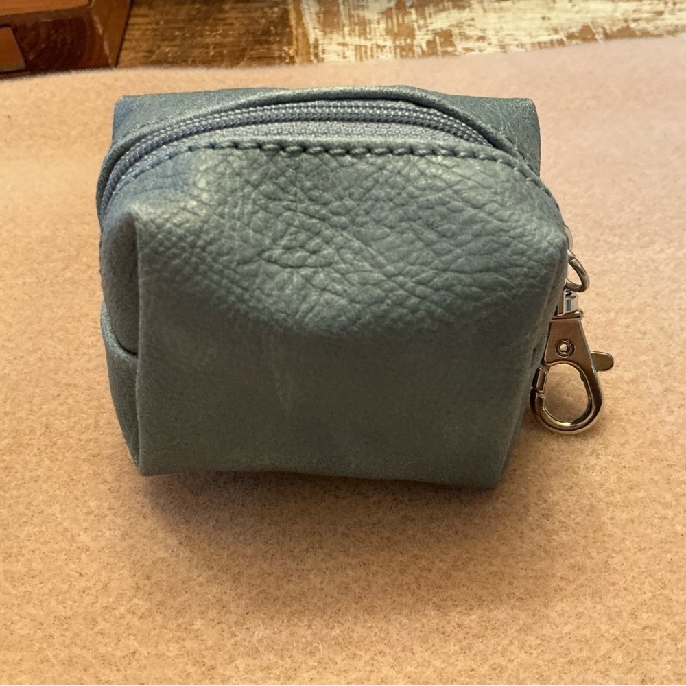 Thirty-One Petite Pouf Distressed Pebble, 3 1/2”x2 1/2” Brand New!